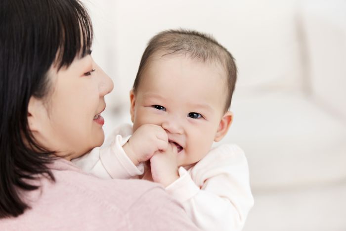 1633594187804915.jpg 攝圖網(wǎng)_501725424_微笑的新生兒開心的嬰兒寶寶(企業(yè)商用).jpg