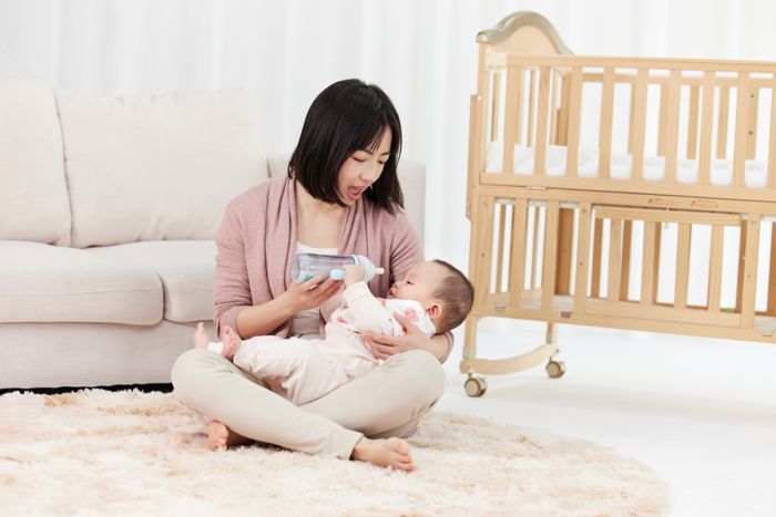 1641362496137054.jpg 攝圖網_501725414_月嫂喂養嬰兒小寶寶(企業商用).jpg